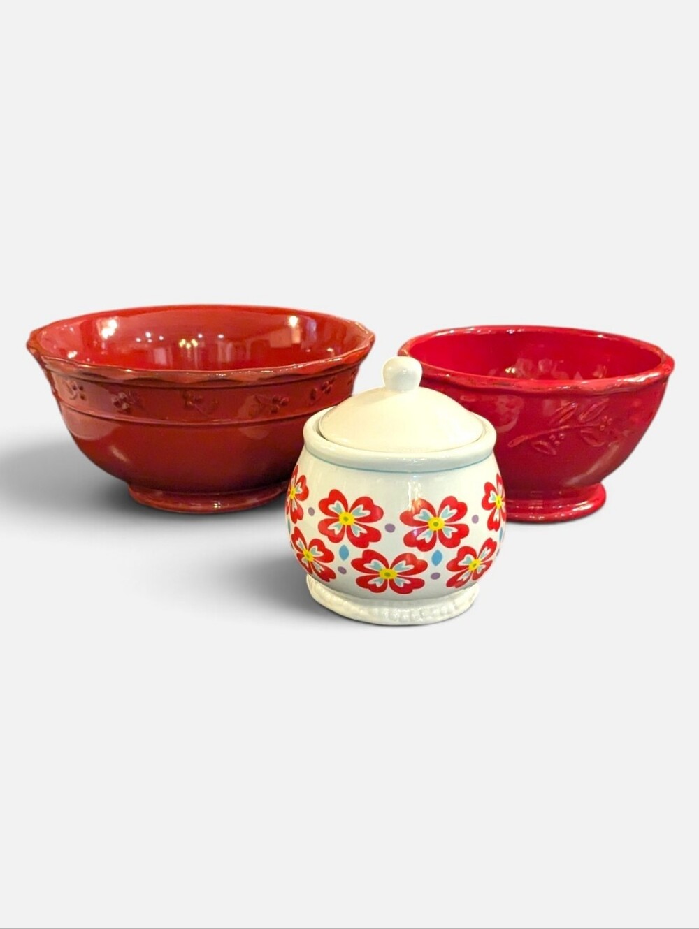 Country Kitchen Red Bowls & Floral Lidded Sugar Bowl 3-Piece Lot